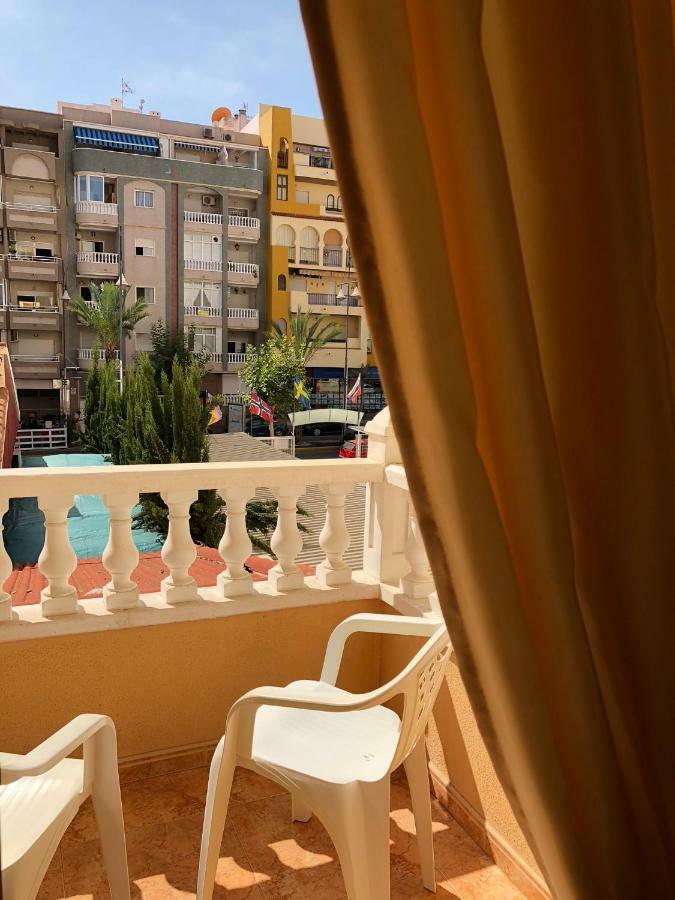 Sunny Appartment In The Center Torrevieja Kültér fotó